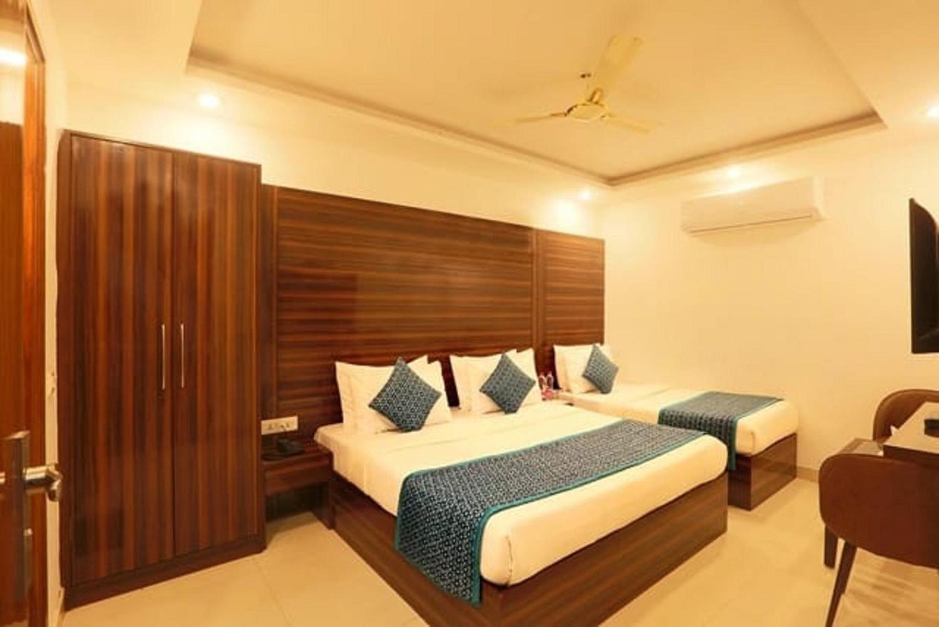 Airport Hotel Chanakya Delhi Yeni Delhi Dış mekan fotoğraf