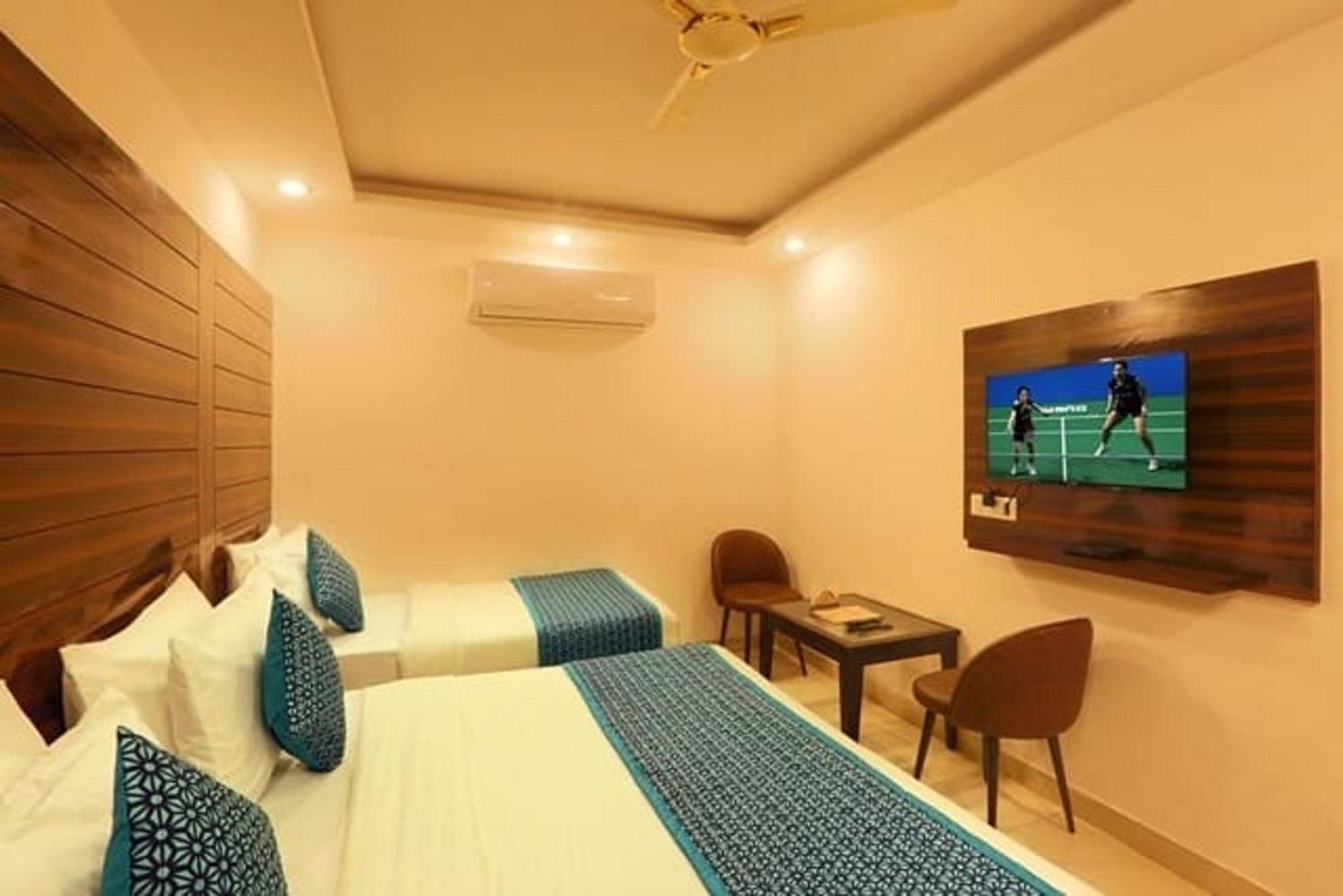Airport Hotel Chanakya Delhi Yeni Delhi Dış mekan fotoğraf