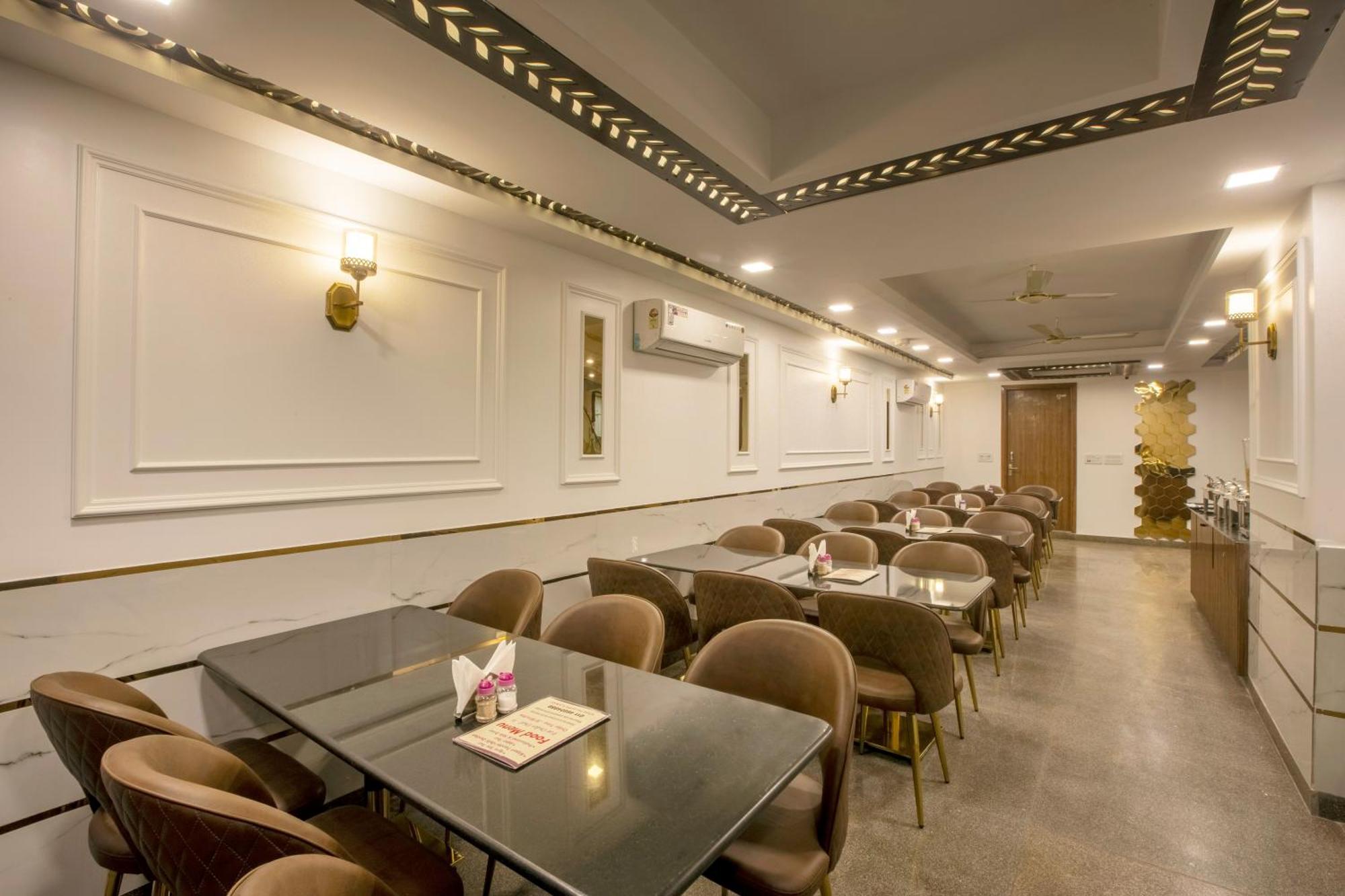 Airport Hotel Chanakya Delhi Yeni Delhi Dış mekan fotoğraf