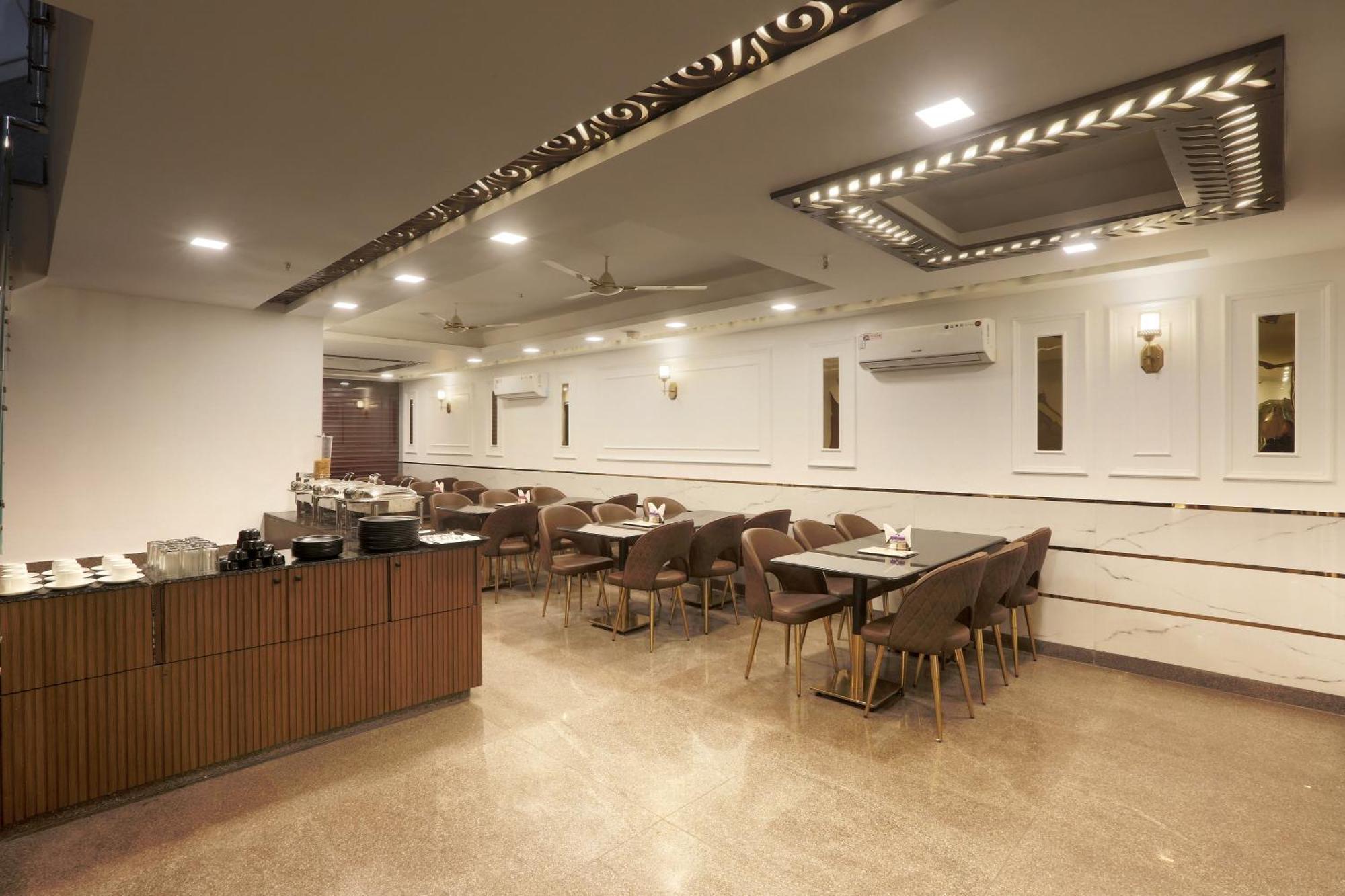 Airport Hotel Chanakya Delhi Yeni Delhi Dış mekan fotoğraf