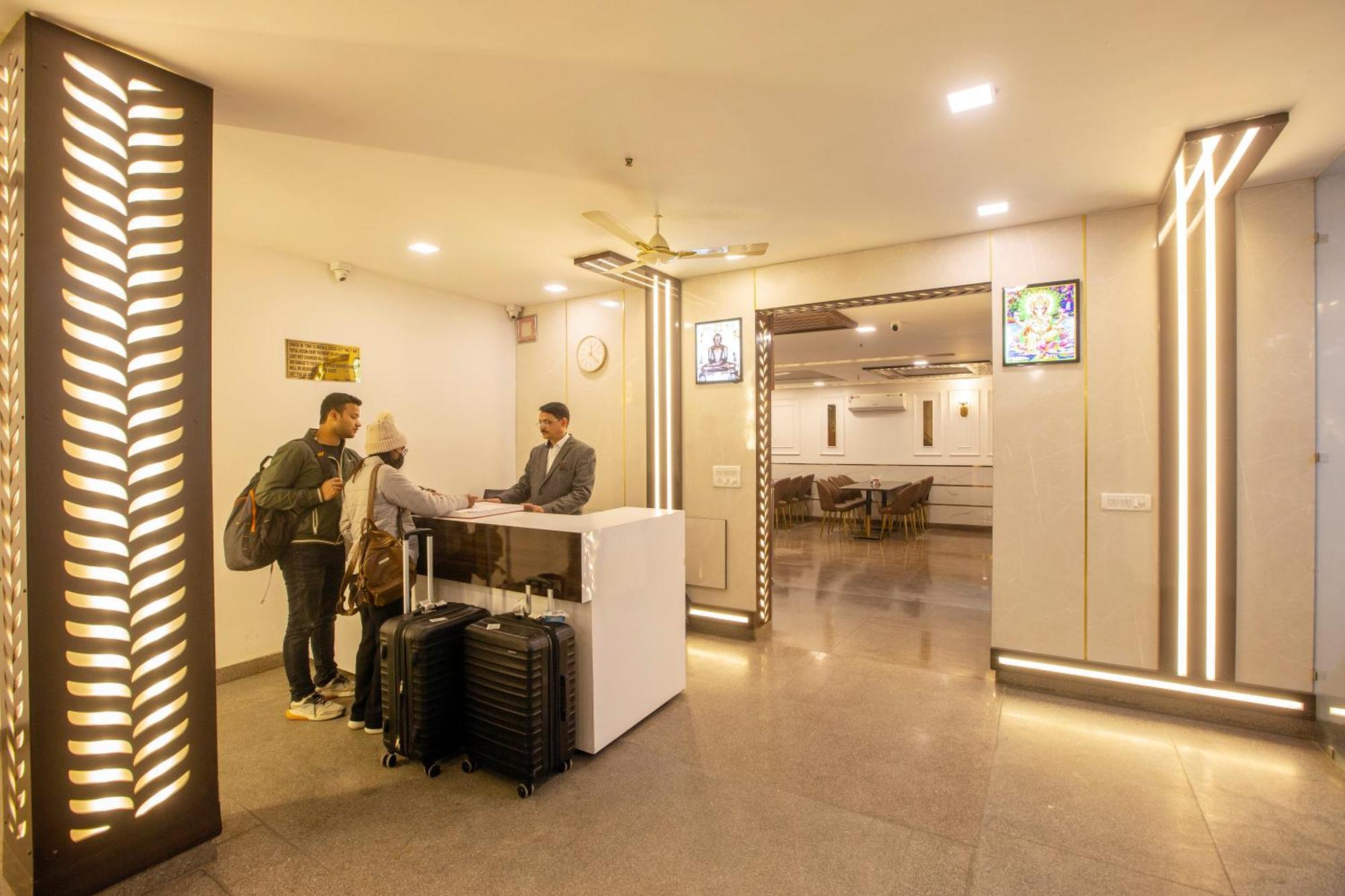 Airport Hotel Chanakya Delhi Yeni Delhi Dış mekan fotoğraf