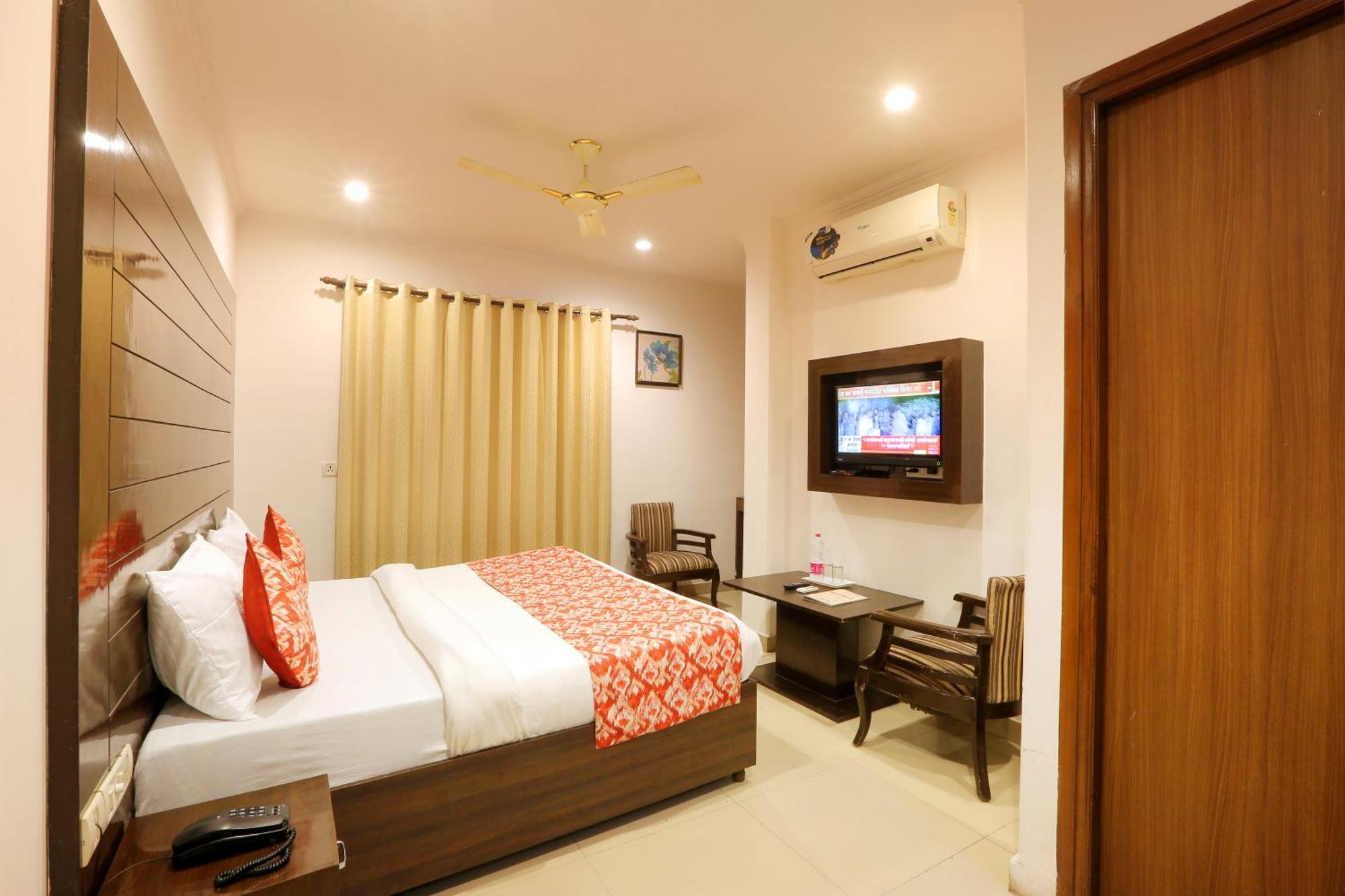 Airport Hotel Chanakya Delhi Yeni Delhi Dış mekan fotoğraf
