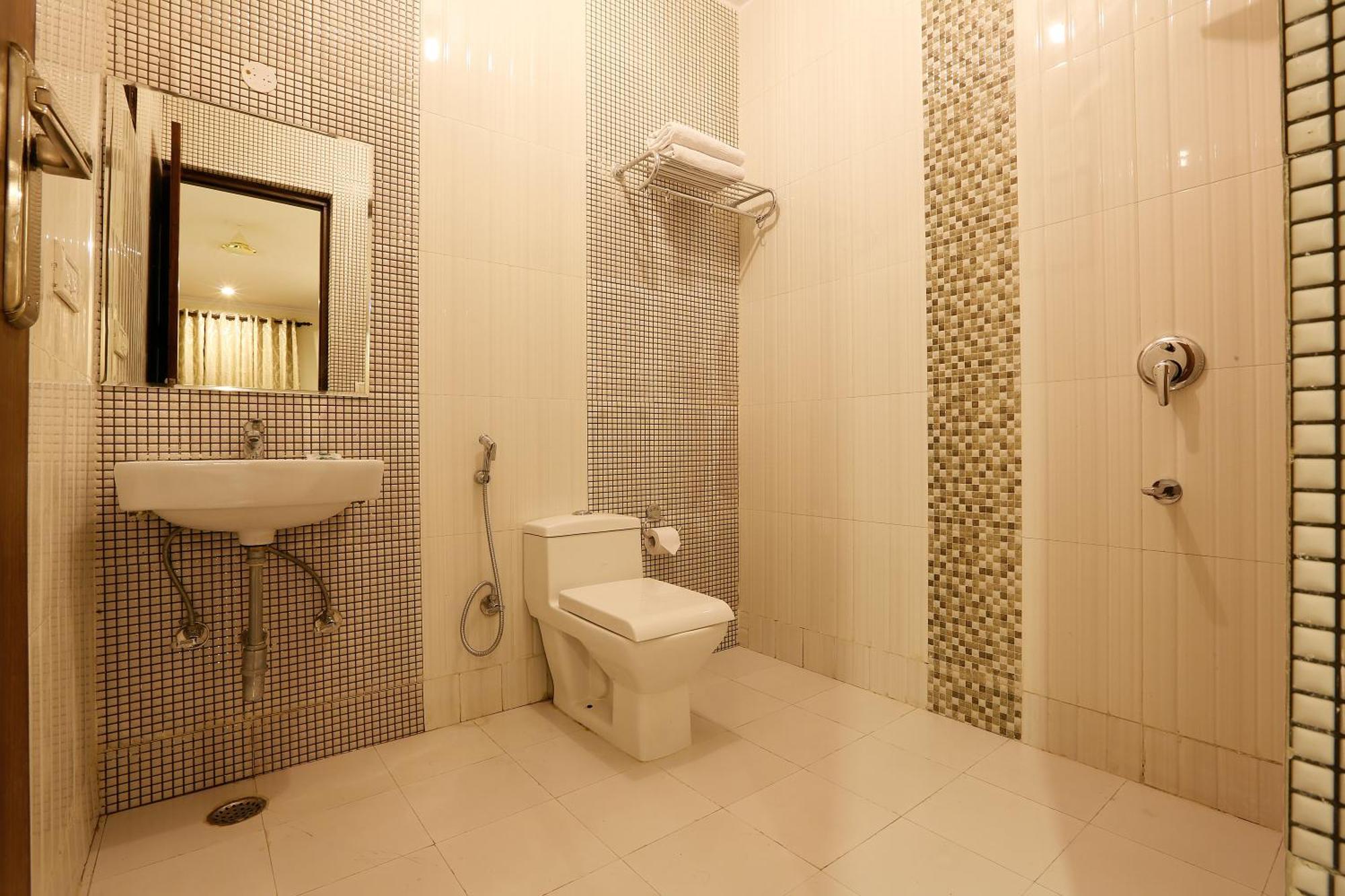 Airport Hotel Chanakya Delhi Yeni Delhi Dış mekan fotoğraf